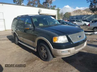 2006 Ford Expedition Eddie Bauer with VIN 1FMPU17566LA82636, listed as a IAAI auction lot 41701275 with 115,076 mi miles. Bid and sale history available at carsss.com. Image 1.
