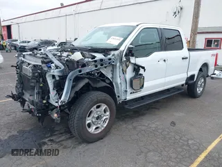 2025 Ford F-250 XL z VIN 1FT7W2BT1SED32938, wystawiony jako IAAI lot #42831510 z przebiegiem 7 496 mil mil oraz . Historia ofert i sprzedaży dostępna na DreamBid. Obrazek 21.