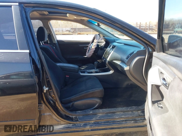 2015 Nissan Altima SV with VIN 1N4AL3AP2FC120162, listed as a IAAI auction lot 41576233 with 244,820 mi miles and . Bid and sale history available at carsss.com. Image 5.