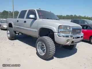 2004 GMC Sierra 1500 Crew Cab SLE with VIN 2GTEK13T241337808, listed as a IAAI auction lot 42024616 with 1 mi miles. Bid and sale history available at carsss.com. Image 1.