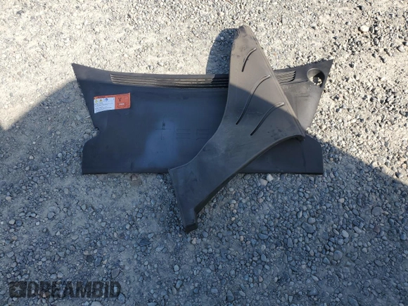 2018 Tesla Model S 75D z VIN 5YJSA1E23JF263642, wystawiony jako Copart lot #50647665 z przebiegiem 71 416 mil mil oraz Szkoda całkowita • Salvage title. Historia ofert i sprzedaży dostępna na DreamBid. Obrazek 12.