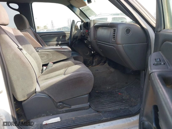 2006 Chevrolet Silverado 2500HD LT1 with VIN 1GCHK23D56F178077, listed as a IAAI auction lot 41414735 with NaN miles. Bid and sale history available at carsss.com. Image 5.