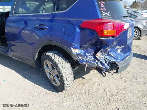 2015 Toyota RAV4 XLE with VIN 2T3RFREVXFW253698, listed as a IAAI auction lot 41798700 with 147,202 mi miles. Bid and sale history available at carsss.com. Image 6.