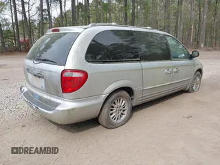 2001 Chrysler Town & Country Limited with VIN 2C8GP64L21R325272, listed as a IAAI auction lot 41968092 with 149,382 mi miles. Bid and sale history available at carsss.com. Image 4.