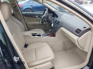 2011 Mercedes-Benz C 300 Sport с VIN WDDGF5EB7BR170896, выставлен на аукционе IAAI как лот 42624546 с пробегом 97 649 миль миль и . История ставок и продаж доступна на DreamBid. Изображение 5.