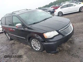 2015 Chrysler Town & Country Touring L z VIN 2C4RC1CG6FR588708, wystawiony jako IAAI lot #42329483 z przebiegiem 319 976 mil mil oraz . Historia ofert i sprzedaży dostępna na DreamBid. Obrazek 1.