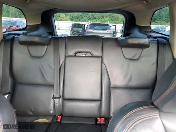 2011 Volvo XC60 3.2L with VIN YV4952DL4B2191435, listed as a Copart auction lot 70192494 with 294,224 mi miles and Salvage Title. Bid and sale history available at carsss.com. Image 10.