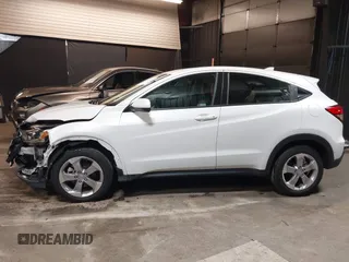 2021 Honda HR-V LX with VIN 3CZRU6H3XMM748281, listed as a IAAI auction lot 41903174 with 28,320 mi miles. Bid and sale history available at carsss.com. Image 15.
