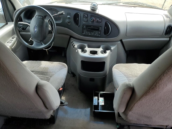 2002 Ford Econoline Passenger XL with VIN 1FBSS31L52HB63264, listed as a Copart auction lot 65820305 with 196,865 mi miles and Clean title. Bid and sale history available at DreamBid. Image 8.
