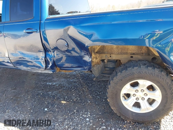 2015 Chevrolet Silverado 1500 LT with VIN 1GCRCREC1FZ308160, listed as a IAAI auction lot 41650625 with 174,936 mi miles. Bid and sale history available at carsss.com. Image 17.