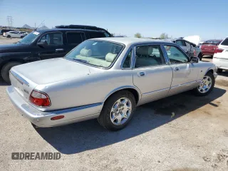 2003 Jaguar XJ 8 z VIN SAJDA14C23LF59484, wystawiony jako Copart lot #50304475 z przebiegiem Nie podano mil oraz Czysty tytuł • Clean title. Historia ofert i sprzedaży dostępna na DreamBid. Obrazek 3.