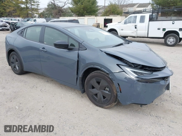 2024 Toyota Prius SE z VIN JTDACACU8R3027202, wystawiony jako IAAI lot #41727758 z przebiegiem 4 625 mil mil oraz . Historia ofert i sprzedaży dostępna na DreamBid. Obrazek 1.