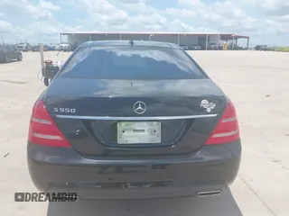 2012 Mercedes-Benz S 550 z VIN WDDNG7DB2CA430249, wystawiony jako IAAI lot #42393133 z przebiegiem 107 283 mil mil oraz . Historia ofert i sprzedaży dostępna na DreamBid. Obrazek 16.
