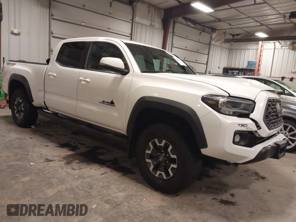 2021 Toyota Tacoma 4WD SR5 with VIN 3TMDZ5BN6MM113743, listed as a IAAI auction lot 41413775 with 24,735 mi miles. Bid and sale history available at carsss.com. Image 1.