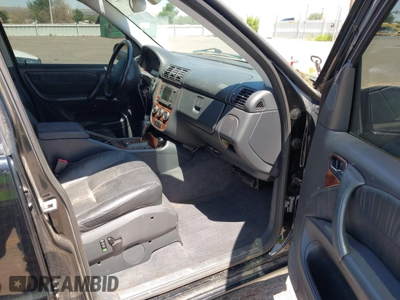 2004 Mercedes-Benz M 350 with VIN 4JGAB57E14A461765, listed as a IAAI auction lot 42532273 with Not provided miles and . Bid and sale history available at DreamBid. Image 5.