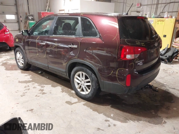 2014 Kia Sorento LX z VIN 5XYKT3A63EG429977, wystawiony jako IAAI lot #41537822 z przebiegiem 121 423 mil mil oraz . Historia ofert i sprzedaży dostępna na DreamBid. Obrazek 3.