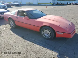 1987 Chevrolet Corvette z VIN 1G1YY218XH5127681, wystawiony jako Copart lot #48385115 z przebiegiem 167 449 mil mil oraz Czysty tytuł • Clean title. Historia ofert i sprzedaży dostępna na DreamBid. Obrazek 4.