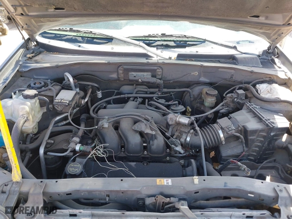 2004 Ford Escape XLT with VIN 1FMCU03134KA96184, listed as a IAAI auction lot 41917091 with 246,067 mi miles. Bid and sale history available at carsss.com. Image 10.