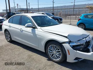 2016 BMW 3 Series 328i z VIN WBA8E9C56GK648695, wystawiony jako IAAI lot #42303074 z przebiegiem 106 192 mil mil oraz . Historia ofert i sprzedaży dostępna na DreamBid. Obrazek 1.