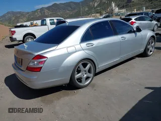 2007 Mercedes-Benz S 550 with VIN WDDNG71XX7A013337, listed as a IAAI auction lot 42022393 with 151,671 mi miles and . Bid and sale history available at carsss.com. Image 4.