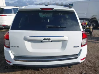 2017 Jeep Compass High Altitude with VIN 1C4NJDEB4HD192984, listed as a IAAI auction lot 41944213 with 128,437 mi miles. Bid and sale history available at carsss.com. Image 16.