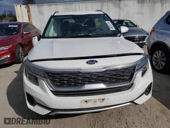 2021 Kia Seltos S z VIN KNDEUCAAXM7168129, wystawiony jako Copart lot #49223734 z przebiegiem 89 138 mil mil oraz Szkoda całkowita • Salvage title. Historia ofert i sprzedaży dostępna na DreamBid. Obrazek 5.