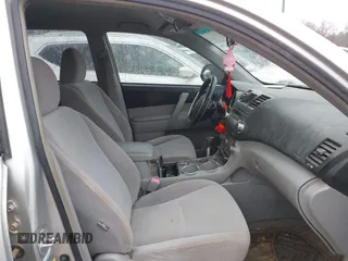 2009 Toyota Highlander z VIN JTEES41A392137445, wystawiony jako IAAI lot #41528613 z przebiegiem 206 431 mil mil oraz . Historia ofert i sprzedaży dostępna na DreamBid. Obrazek 5.