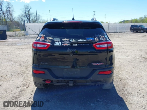 2018 Jeep Cherokee Trailhawk Leather Plus with VIN 1C4PJMBXXJD572667, listed as a IAAI auction lot 42216477 with 85,890 mi miles and . Bid and sale history available at DreamBid. Image 16.
