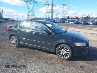 2010 Volvo S40 with VIN YV1390MS8A2496759, listed as a IAAI auction lot 41495689 with 113,796 mi miles. Bid and sale history available at carsss.com. Image 1.