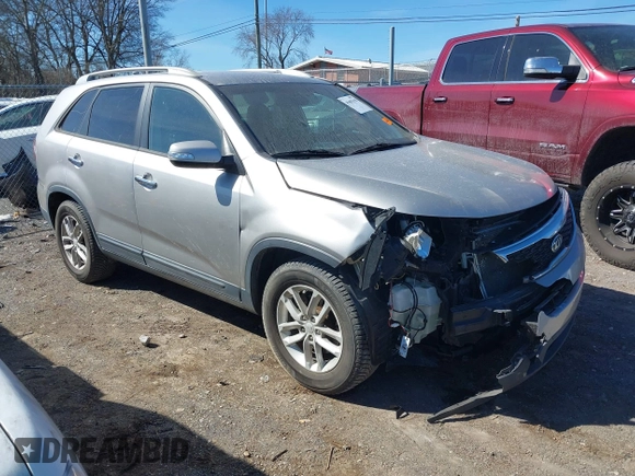 2015 Kia Sorento LX with VIN 5XYKT4A7XFG641548, listed as a IAAI auction lot 41683150 with 113,414 mi miles. Bid and sale history available at carsss.com. Image 1.