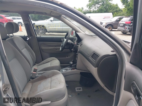 2004 Volkswagen Jetta GL with VIN 3VWRR69M74M143033, listed as a IAAI auction lot 42635597 with 288,732 mi miles and . Bid and sale history available at DreamBid. Image 5.