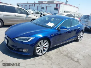 2016 Tesla Model S 90D with VIN 5YJSA1E48GF161604, listed as a IAAI auction lot 39977345 with 32789 miles. Bid and sale history available at carsss.com. Image 19.