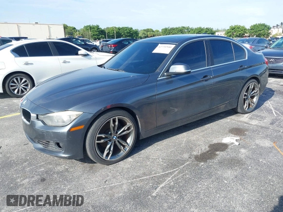 2015 BMW 3 Series 328i z VIN WBA3A5G57FNS82543, wystawiony jako IAAI lot #42731940 z przebiegiem 102 773 mil mil oraz . Historia ofert i sprzedaży dostępna na DreamBid. Obrazek 17.