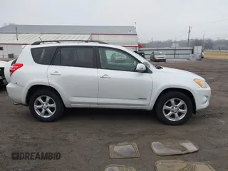 2010 Toyota RAV4 Ltd with VIN 2T3DF4DV2AW025752, listed as a IAAI auction lot 41501570 with 227,271 mi miles. Bid and sale history available at carsss.com. Image 13.