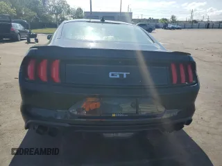 2020 Ford Mustang GT z VIN 1FA6P8CF8L5136040, wystawiony jako Copart lot #56015965 z przebiegiem 67 571 mil mil oraz Nie do naprawy • Non repairable. Historia ofert i sprzedaży dostępna na DreamBid. Obrazek 6.