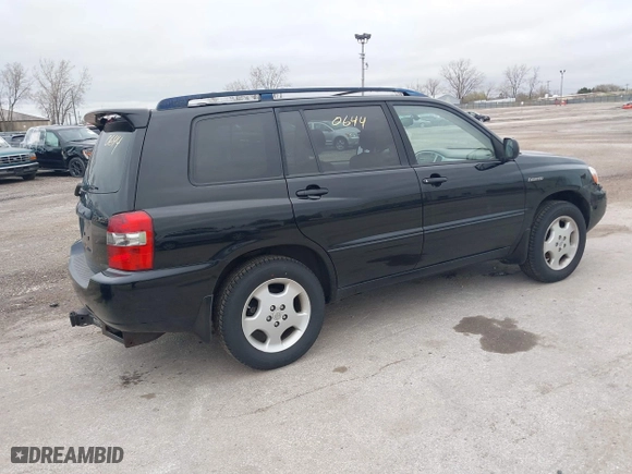 2004 Toyota Highlander with VIN JTEEP21A840034421, listed as a IAAI auction lot 42070644 with 246,243 mi miles. Bid and sale history available at carsss.com. Image 4.