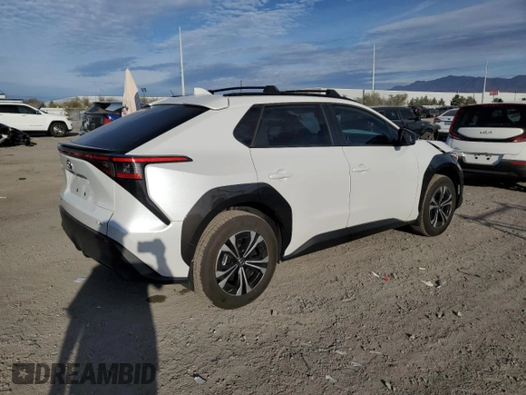 2024 Toyota bZ4X XLE z VIN JTMABACA1RA084605, wystawiony jako Copart lot #47979375 z przebiegiem 5 236 mil mil oraz Szkoda całkowita • Salvage title. Historia ofert i sprzedaży dostępna na DreamBid. Obrazek 3.