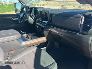 2024 Chevrolet Silverado 3500HD LT with VIN 1GC4YTEY4RF240866, listed as a Copart auction lot 80720054 with 6,929 mi miles and Salvage Title. Bid and sale history available at carsss.com. Image 5.