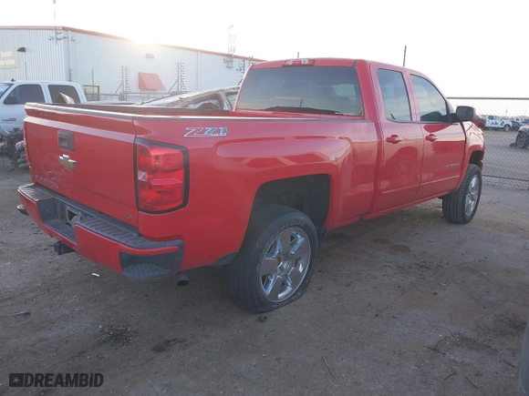 2017 Chevrolet Silverado 1500 LT with VIN 1GCVKREC9HZ340634, listed as a IAAI auction lot 41336401 with 189,247 mi miles. Bid and sale history available at carsss.com. Image 4.