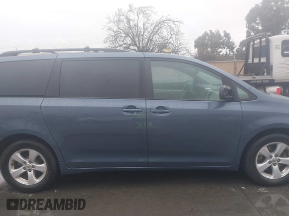 2015 Toyota Sienna LE AAS with VIN 5TDKK3DC8FS645154, listed as a IAAI auction lot 41513731 with 120,368 mi miles. Bid and sale history available at carsss.com. Image 14.