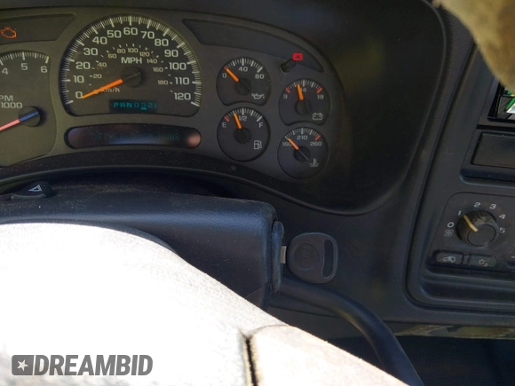 2004 Chevrolet Silverado 1500 Work Truck with VIN 1GCEC14X44Z140886, listed as a IAAI auction lot 41681183 with 209,844 mi miles. Bid and sale history available at carsss.com. Image 11.