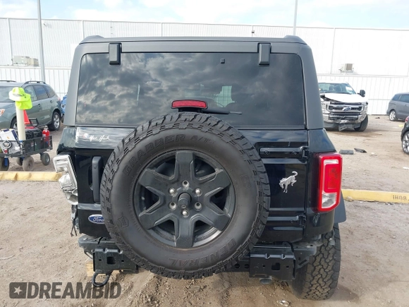 2023 Ford Bronco z VIN 1FMDE5BHOPLB83665, wystawiony jako IAAI lot #41520897 z przebiegiem 16 678 mil mil oraz . Historia ofert i sprzedaży dostępna na DreamBid. Obrazek 17.