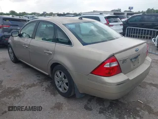 2007 Ford Five Hundred SEL z VIN 1FAHP241X7G130257, wystawiony jako IAAI lot #42129777 z przebiegiem 266 107 mil mil oraz . Historia ofert i sprzedaży dostępna na DreamBid. Obrazek 3.