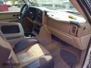 2003 Chevrolet Tahoe Z71 with VIN 1GNEK13T53R109296, listed as a IAAI auction lot 41659341 with 223,479 mi miles. Bid and sale history available at carsss.com. Image 5.