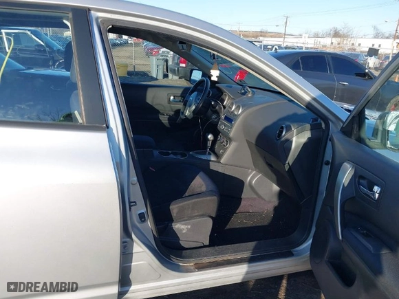 2009 Nissan Rogue SL with VIN JN8AS58V09W441380, listed as a IAAI auction lot 41726157 with 123,700 mi miles. Bid and sale history available at carsss.com. Image 5.