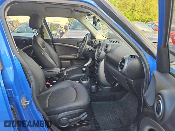 2012 MINI Countryman with VIN WMWZB3C50CWM30636, listed as a Copart auction lot 58615615 with 123,289 mi miles and Clean title. Bid and sale history available at DreamBid. Image 5.