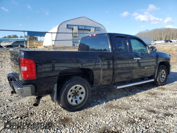 2010 Chevrolet Silverado 1500 LS with VIN 1GCSKREA4AZ163482, listed as a Copart auction lot 84028464 with 108,989 mi miles and Clean Title. Bid and sale history available at DreamBid. Image 3.