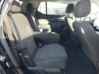 2020 Chevrolet Traverse LT Cloth with VIN 1GNEVGKW7LJ151635, listed as a IAAI auction lot 41425315 with 29,672 mi miles. Bid and sale history available at carsss.com. Image 8.