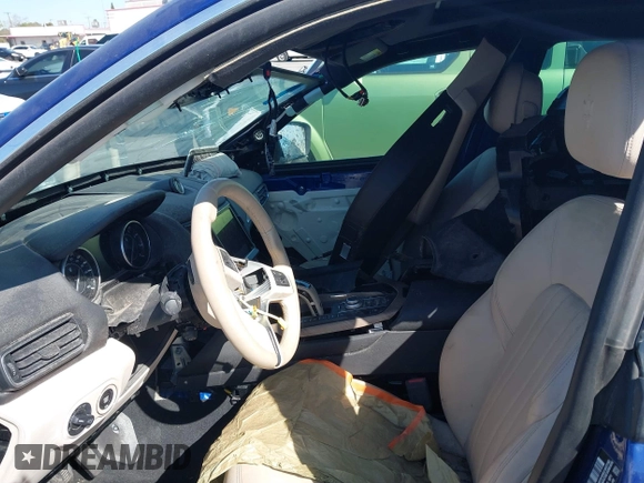 2022 Maserati Levante GT z VIN ZN661XUA1NX390431, wystawiony jako IAAI lot #41825681 z przebiegiem 14 591 mil mil oraz . Historia ofert i sprzedaży dostępna na DreamBid. Obrazek 5.