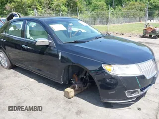 2012 Lincoln MKZ z VIN 3LNHL2GC5CR802646, wystawiony jako IAAI lot #42216756 z przebiegiem 103 231 mil mil oraz . Historia ofert i sprzedaży dostępna na DreamBid. Obrazek 1.